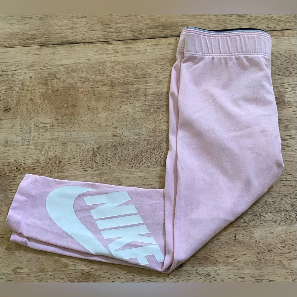 Nike Girls’ Sz‎ 5 Lt Pink Leg-A-See Logo Leggings